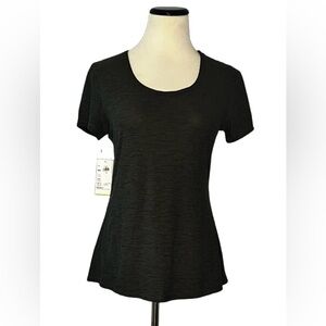 Old Navy Active short sleeve Breathe On top w/ sheer detail